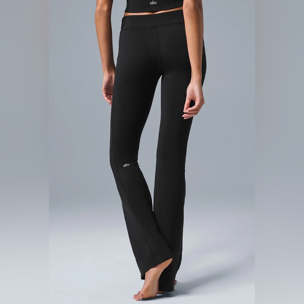 ALO Yoga Airbrush Low-Rise Bootcut Legging Black (XS)